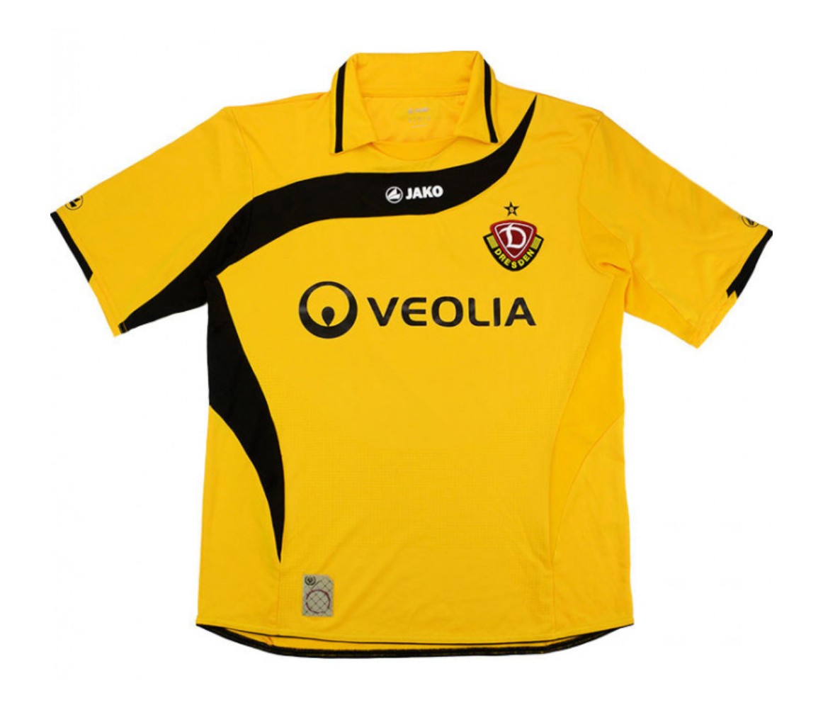 Dynamo Dresden 2010-11 Home Kit