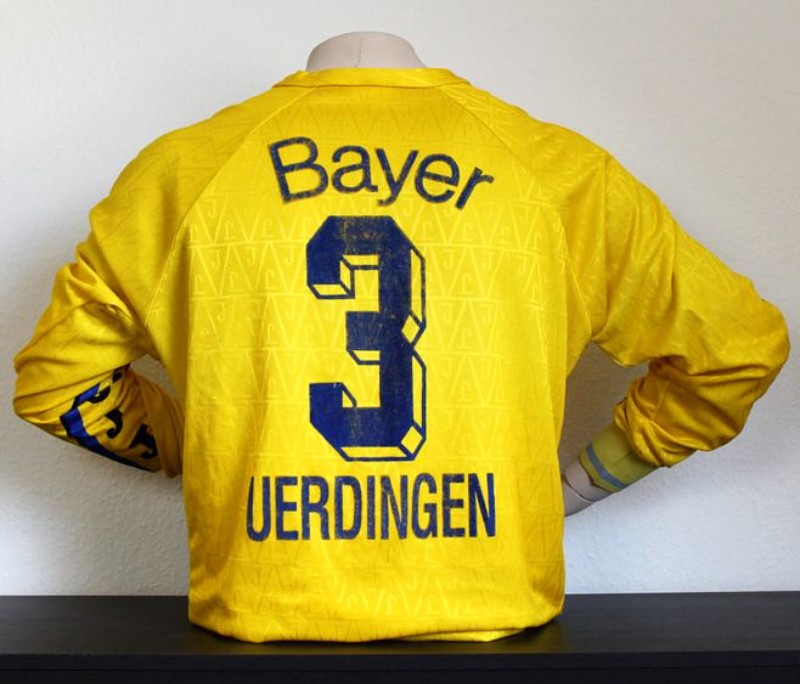 FC Bayer 05 Uerdingen 1993-94 Third Kit