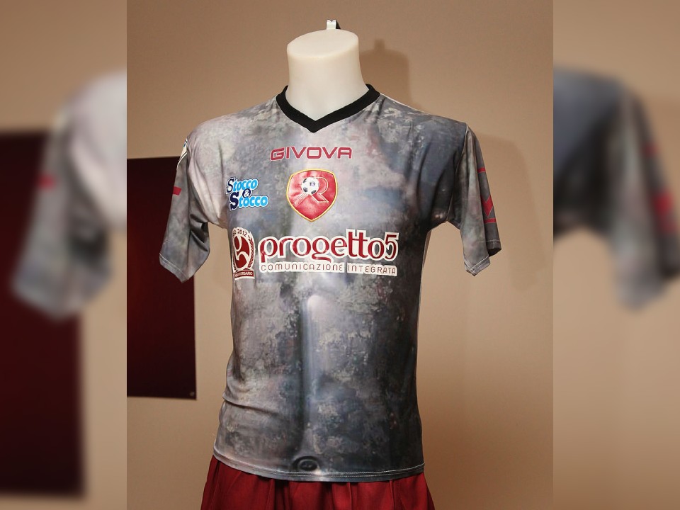 Reggina 2011-12 Away 2 Kit