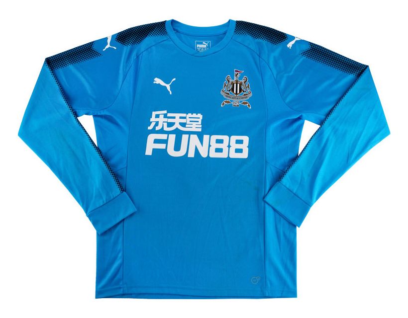 Newcastle United 2017-18 GK Home Kit