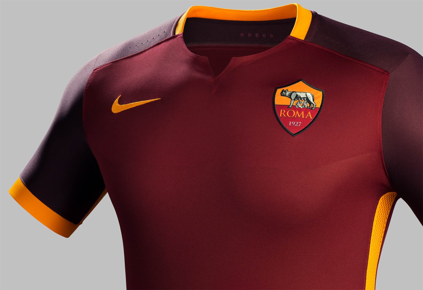 AS Roma 2015-16 Home Kit