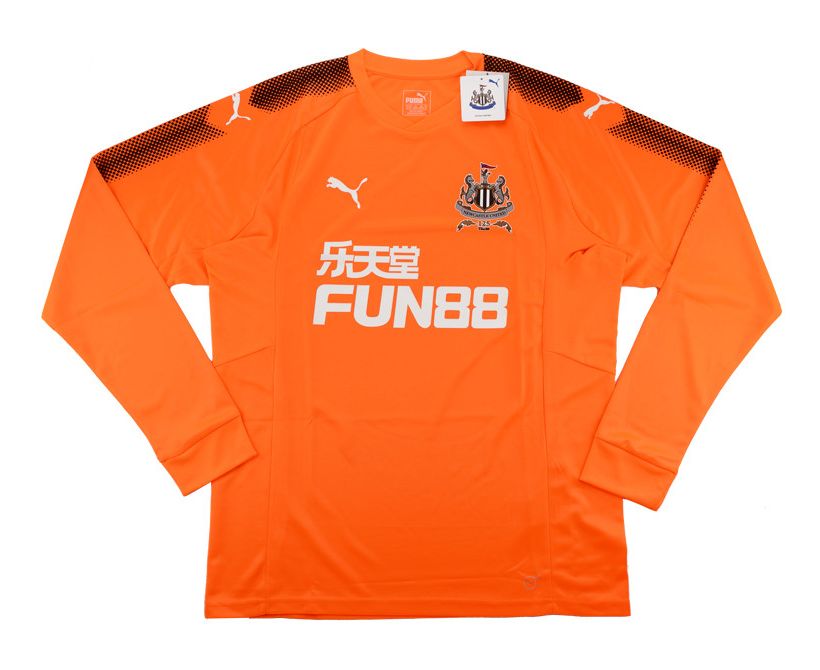 Newcastle United 2017-18 GK Away Kit