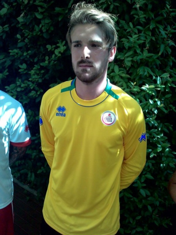 SSC Bari 2014-15 GK 1 Kit