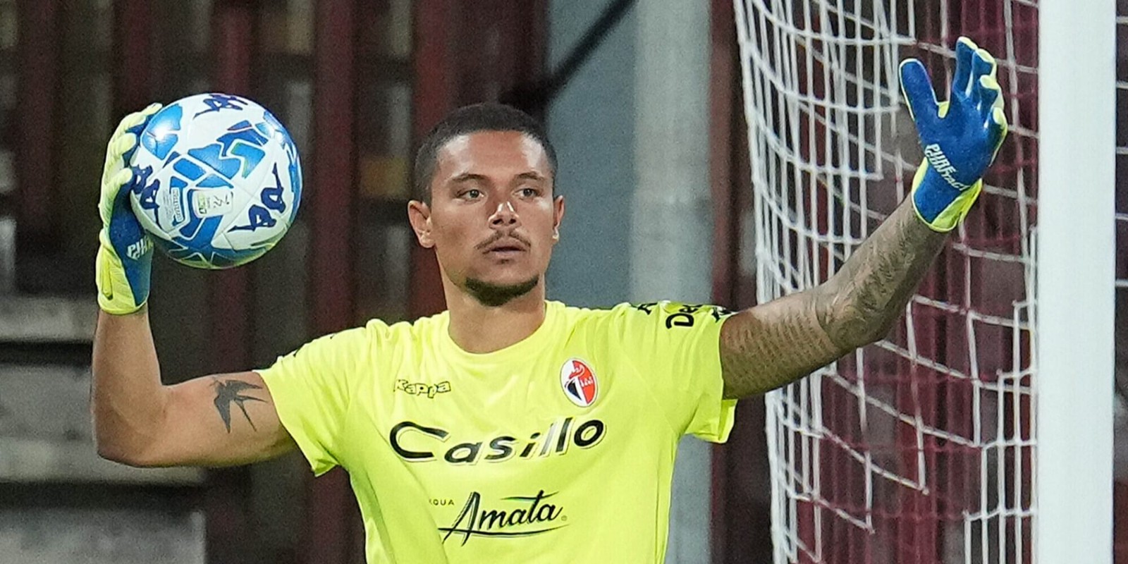 SSC Bari 2022-23 GK 2 Kit
