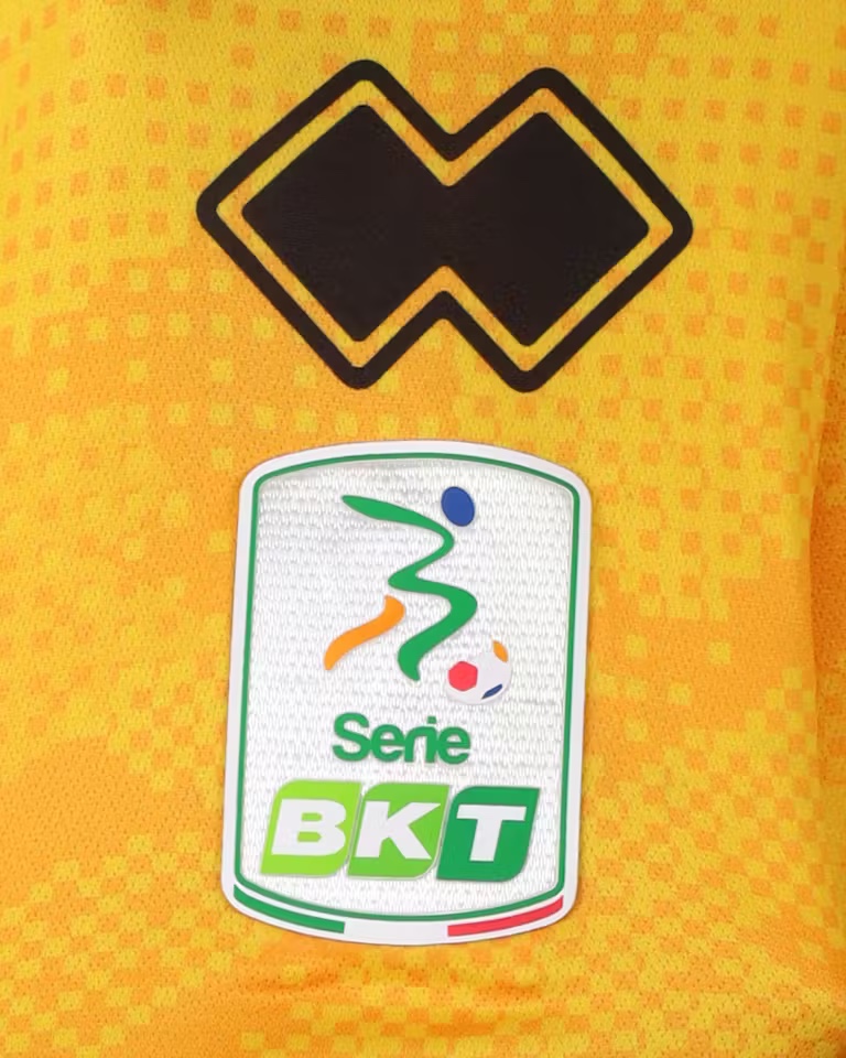 SSC Bari 2024-25 GK 3 Kit