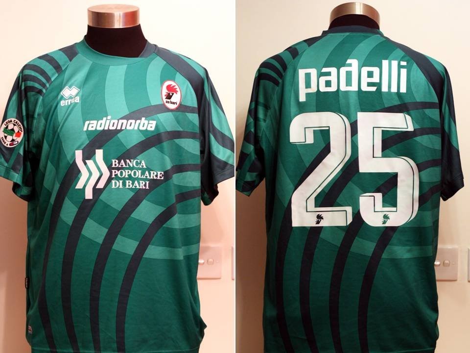 SSC Bari 2009-10 GK 1 Kit