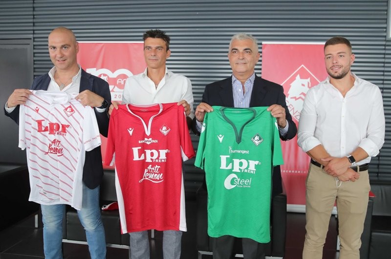 Piacenza 2021-22 Away Kit