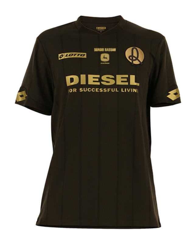 LR Vicenza 2021-22 Away Kit