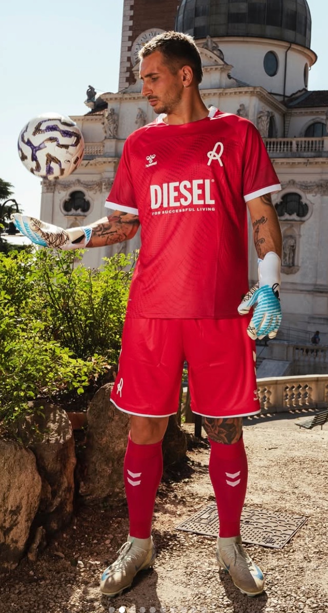 LR Vicenza 2025-26 GK 2 Kit