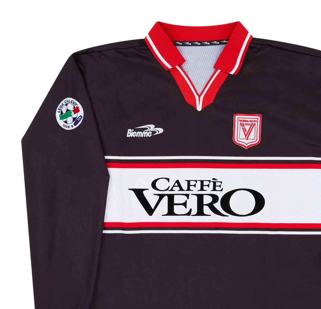 Vicenza Calcio 2004-05 Away Kit