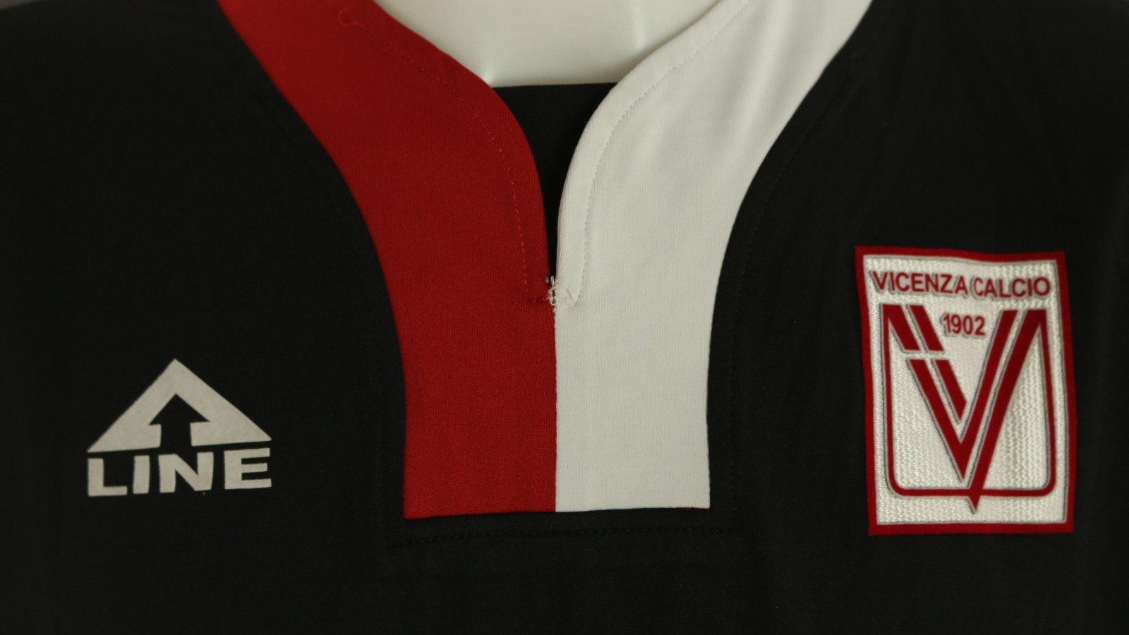 Vicenza Calcio 2005-06 Away Kit