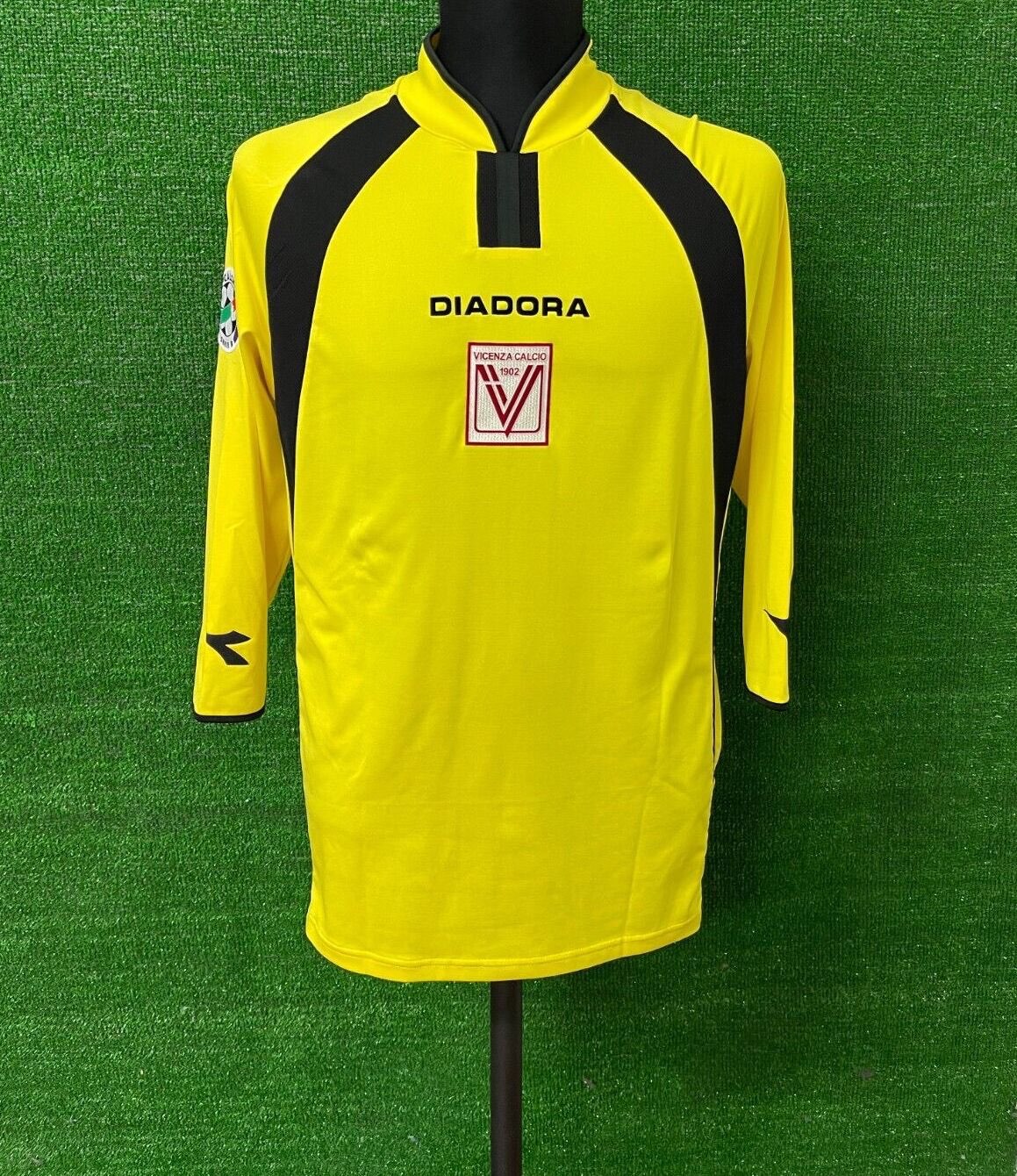 Vicenza Calcio 2008-09 GK 1 Kit
