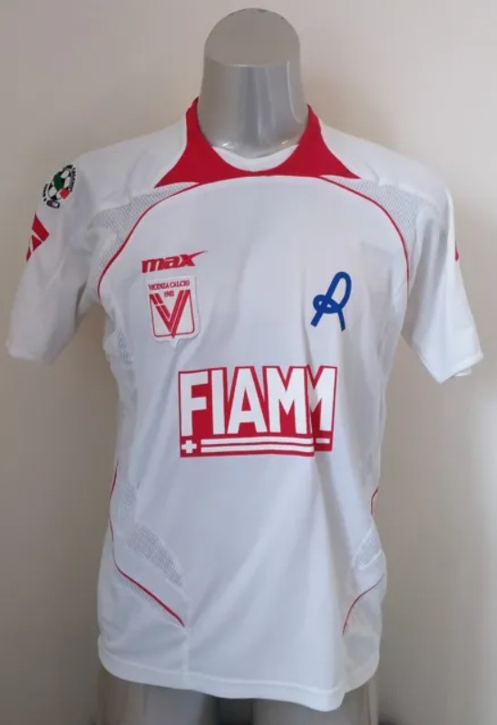 Vicenza Calcio 2009-10 Fourth Kit