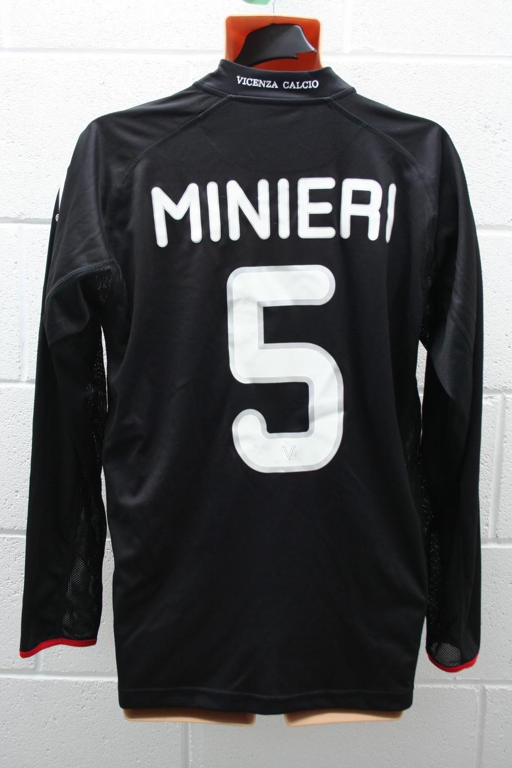 Vicenza Calcio 2010-11 Away Kit