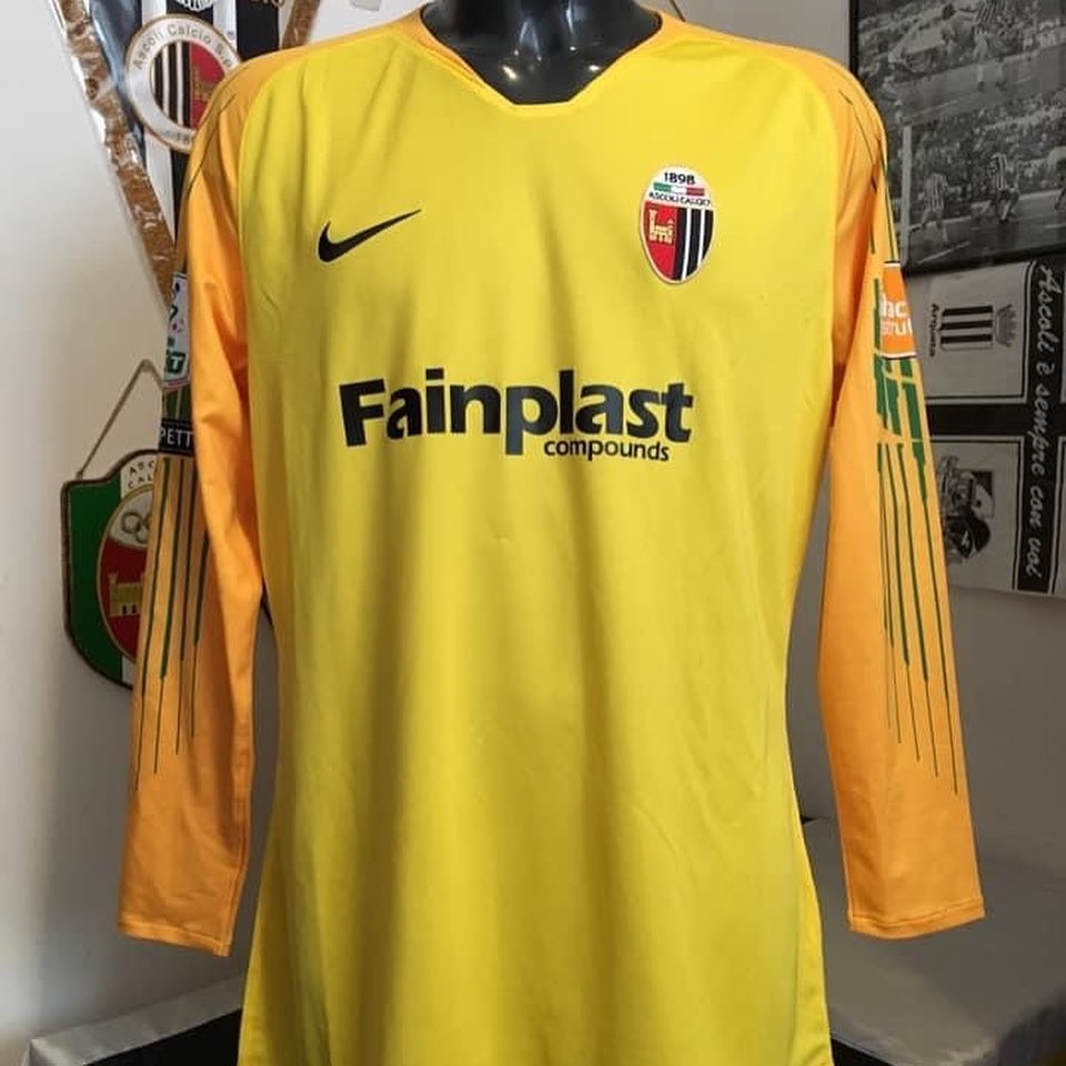 Ascoli 2018-19 GK 2 Kit