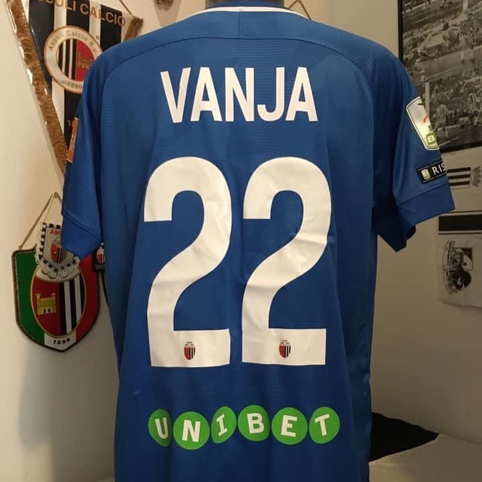 Ascoli 2018-19 GK 3 Kit