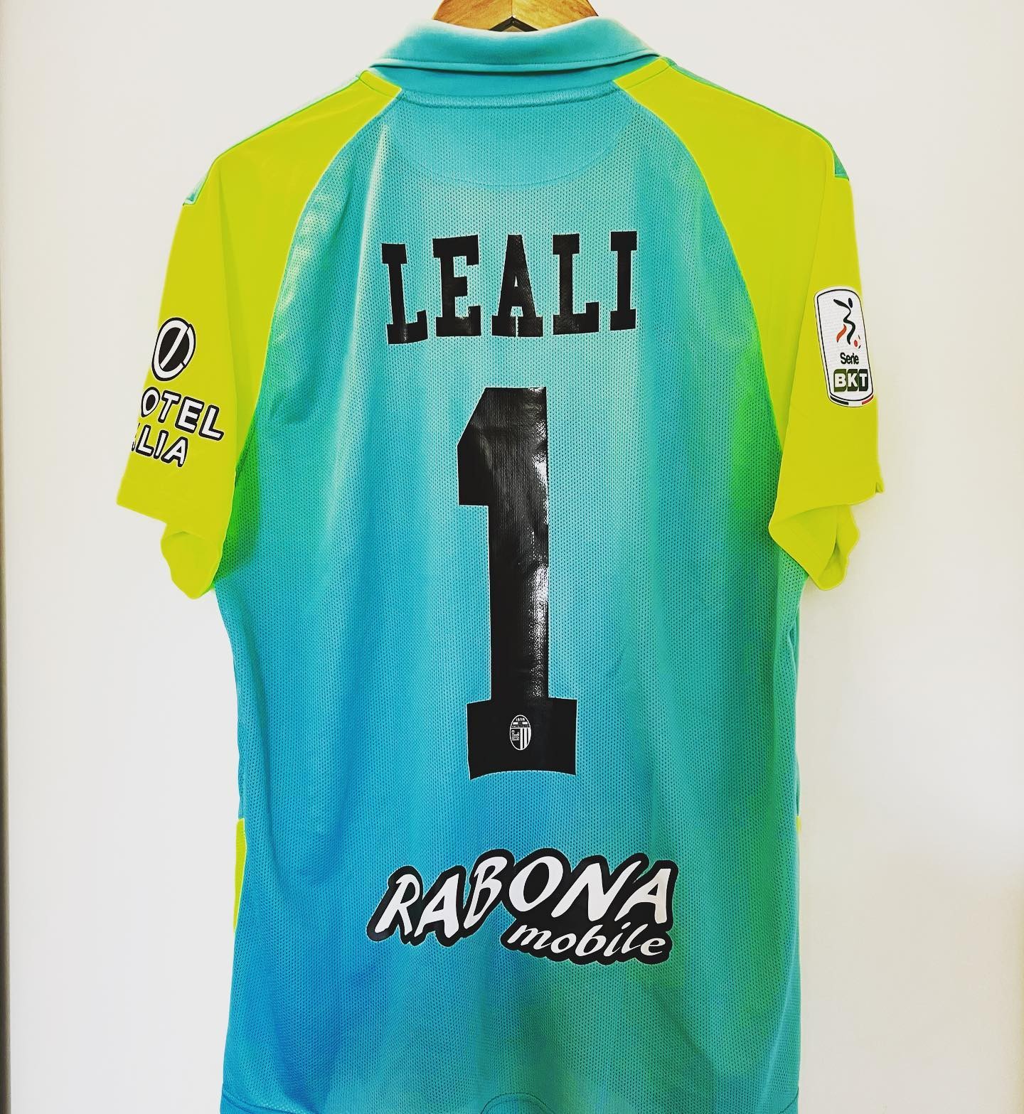 Ascoli 2021-22 GK 1 Kit