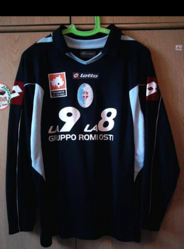 Treviso 2010-11 Away Kit