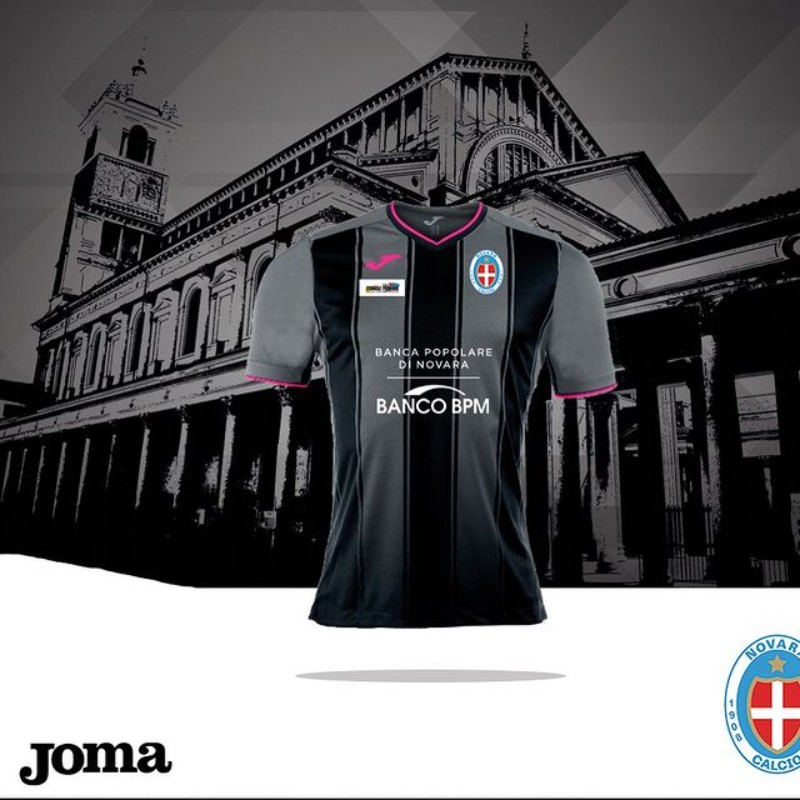 Novara 2017-18 GK Third Kit