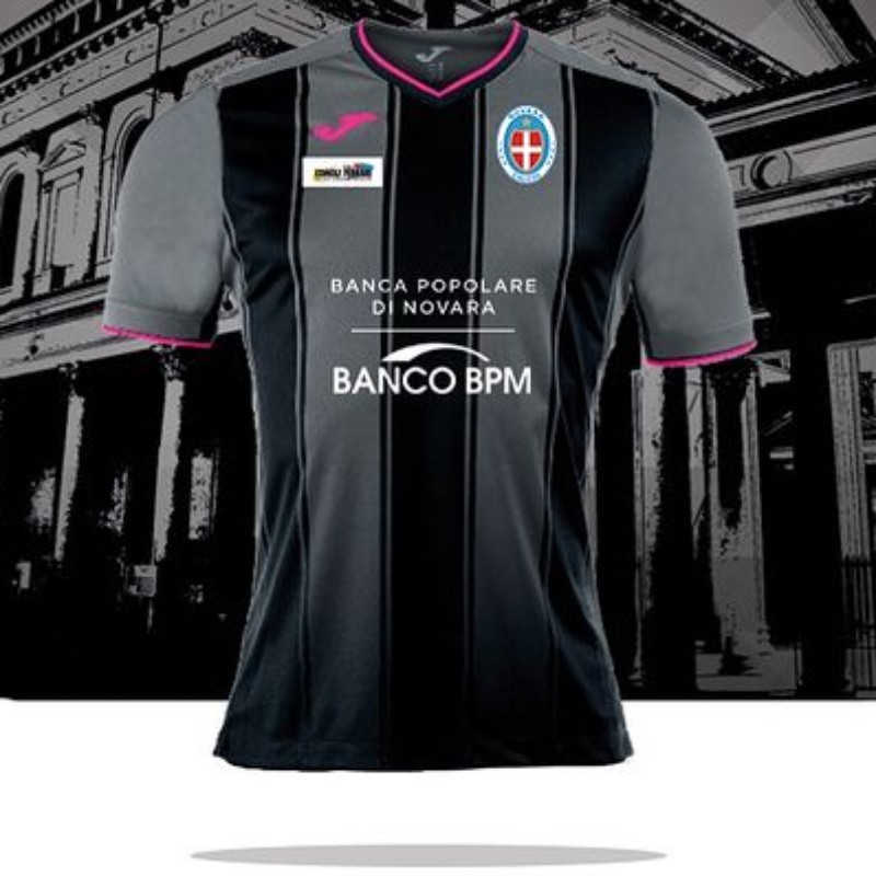 Novara 2017-18 GK Third Kit