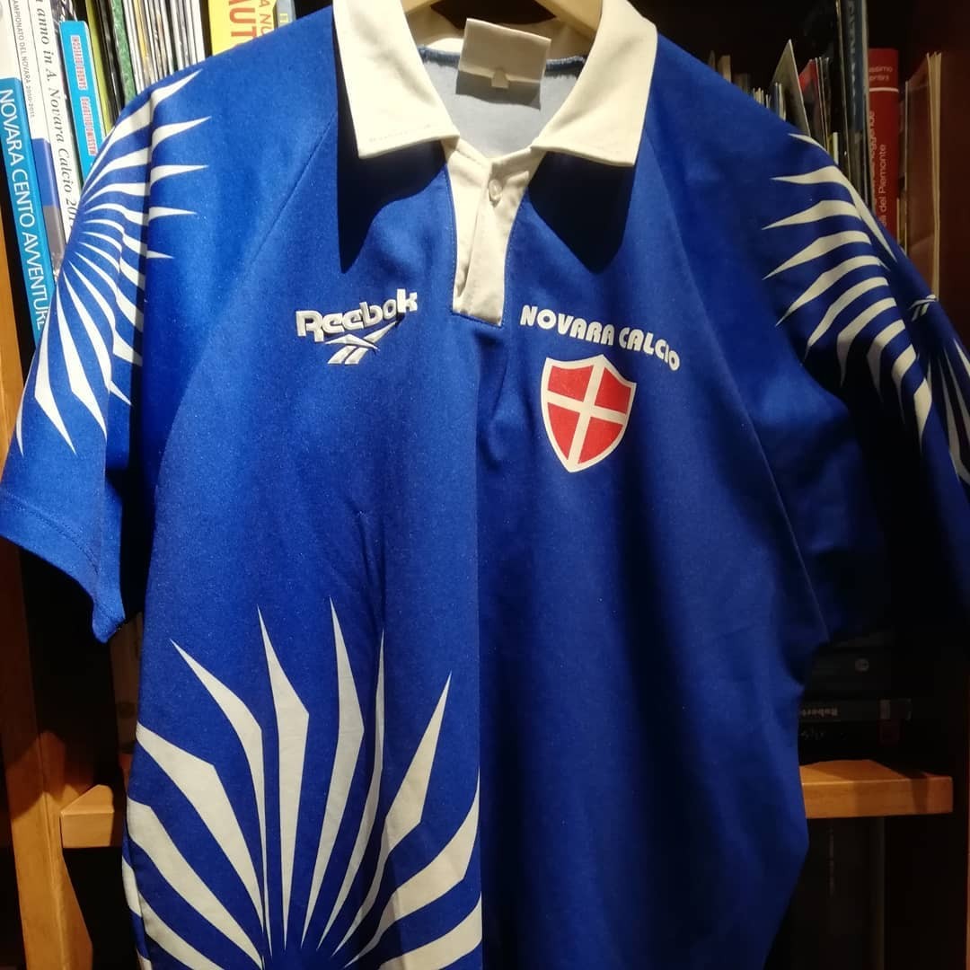 Novara 1999-00 Home Kit