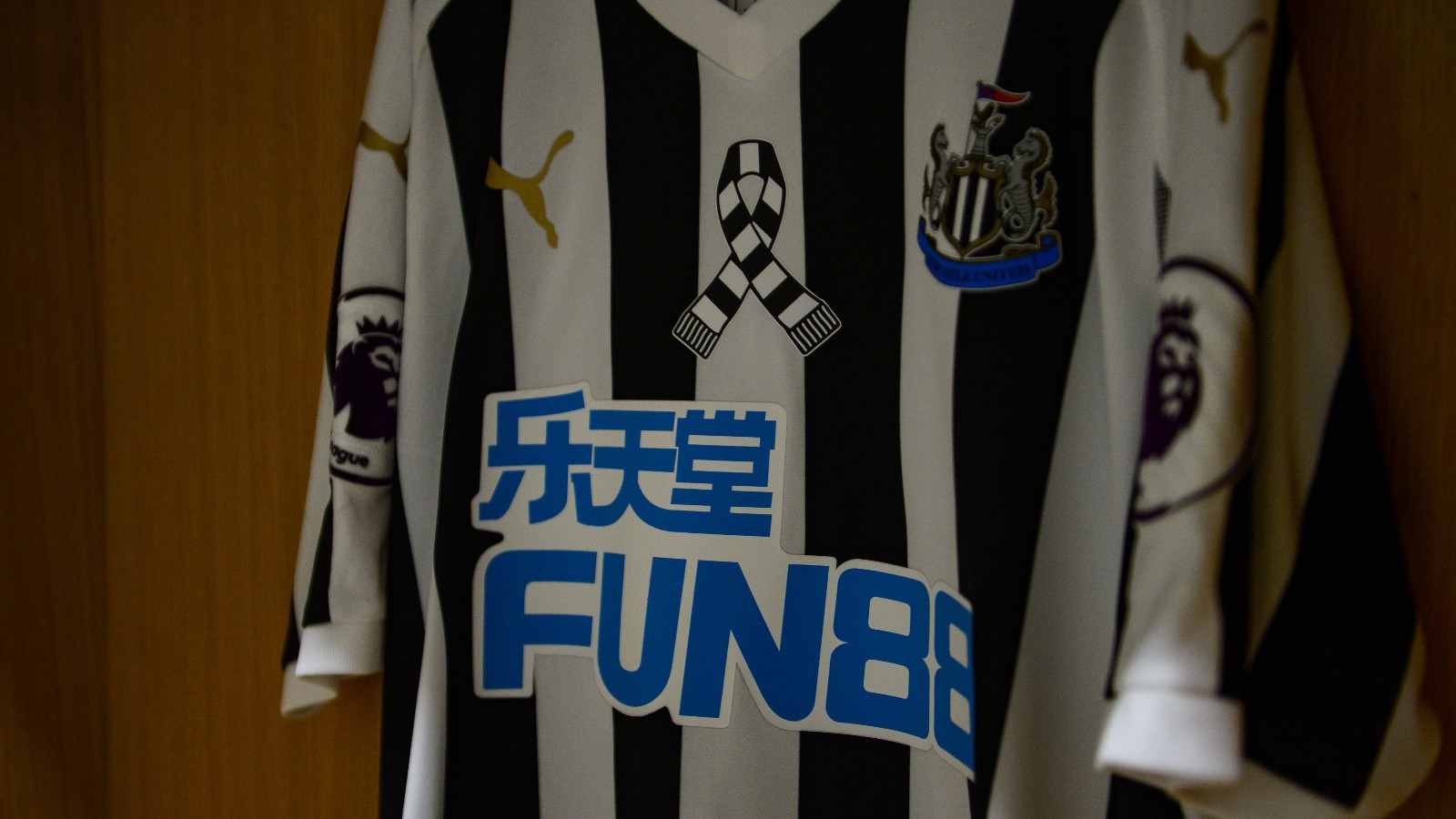 Newcastle United 2018-19 Home V2 Kit
