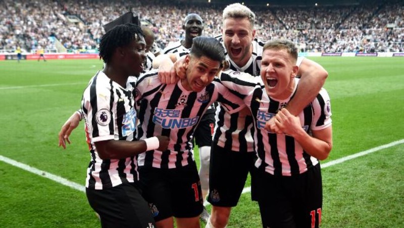 Newcastle United 2018-19 Home V2 Kit