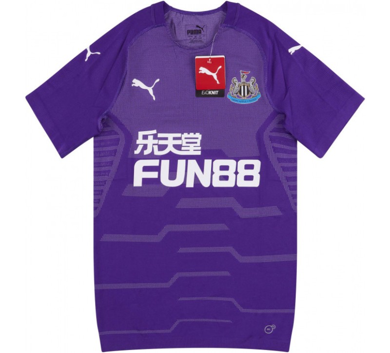 Newcastle United 2018-19 GK 2 Kit