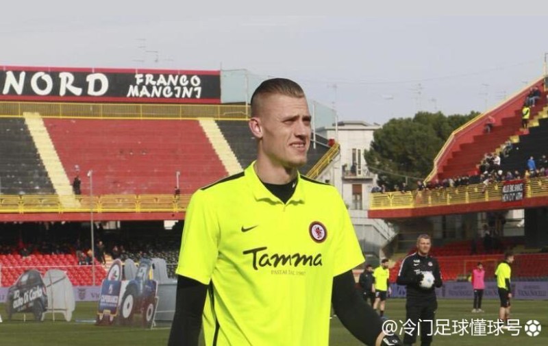 Foggia 2017-18 GK 1 Kit