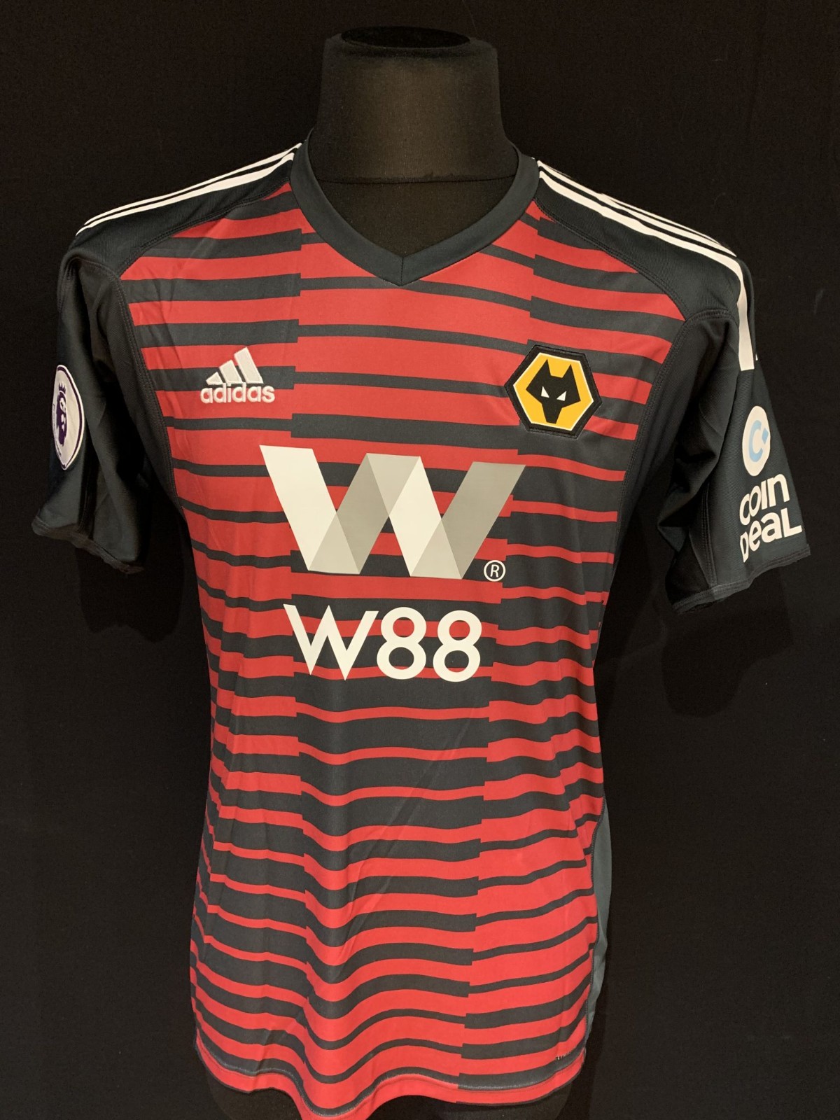 Wolverhampton Wanderers 2018-19 GK Home Kit