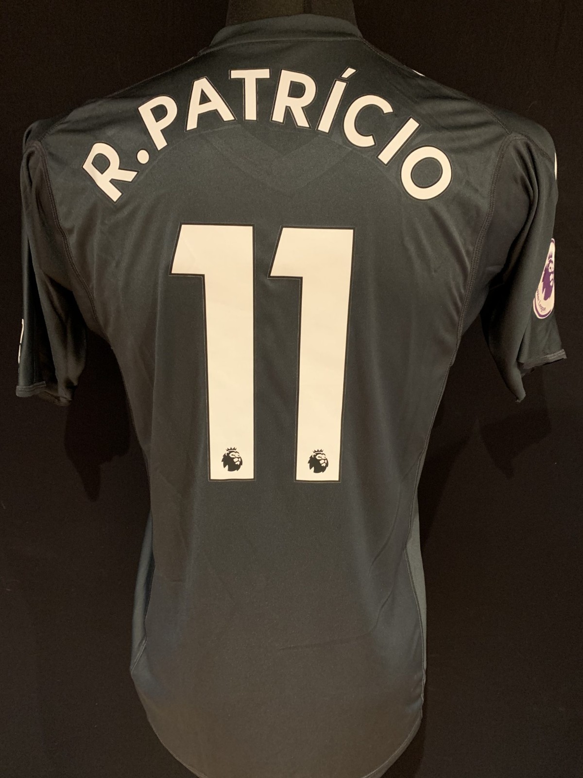 Wolverhampton Wanderers 2018-19 GK Home Kit