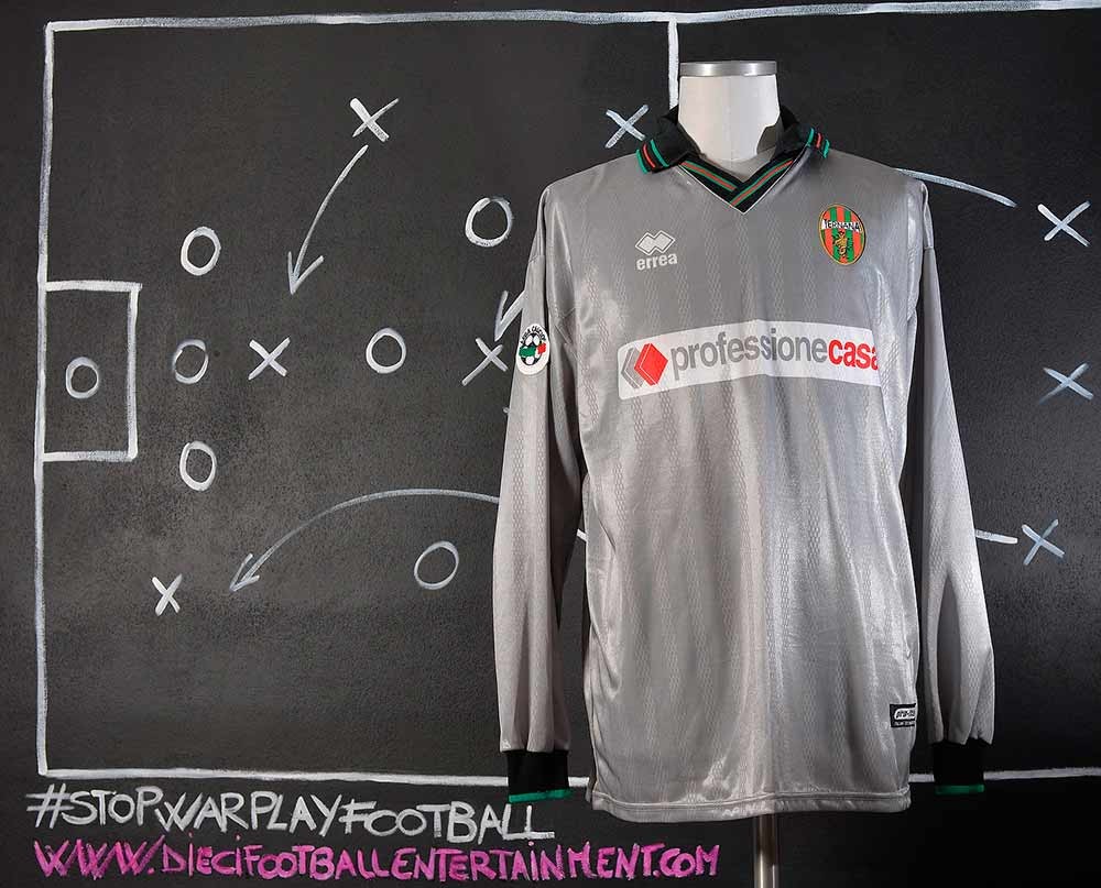 Ternana 2001-02 Third Kit