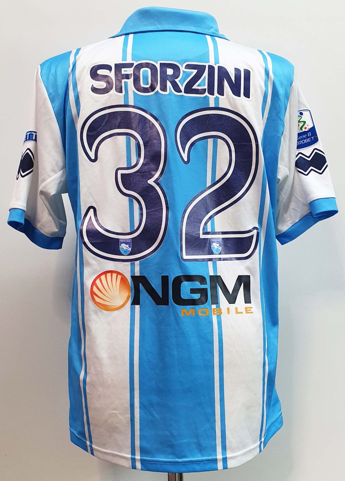 Pescara Calcio 2013-14 Home Kit