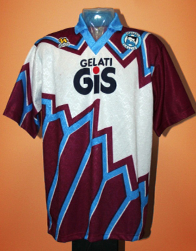 Pescara Calcio 1992-93 Third 2 Kit