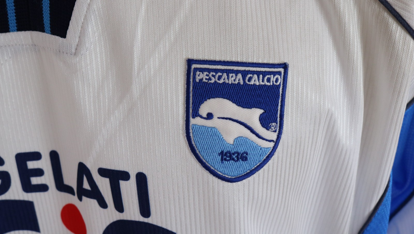 Pescara Calcio 1998-99 Home Kit