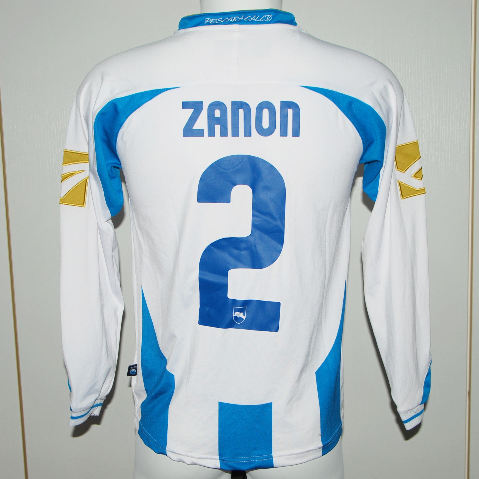 Pescara Calcio 2009-10 Home Kit