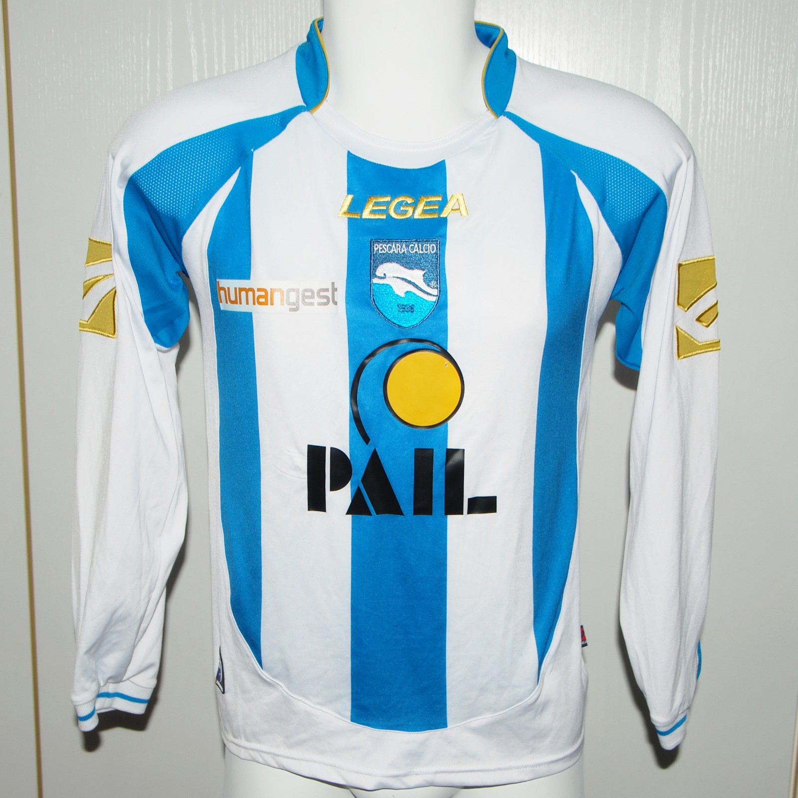Pescara Calcio 2009-10 Home Kit