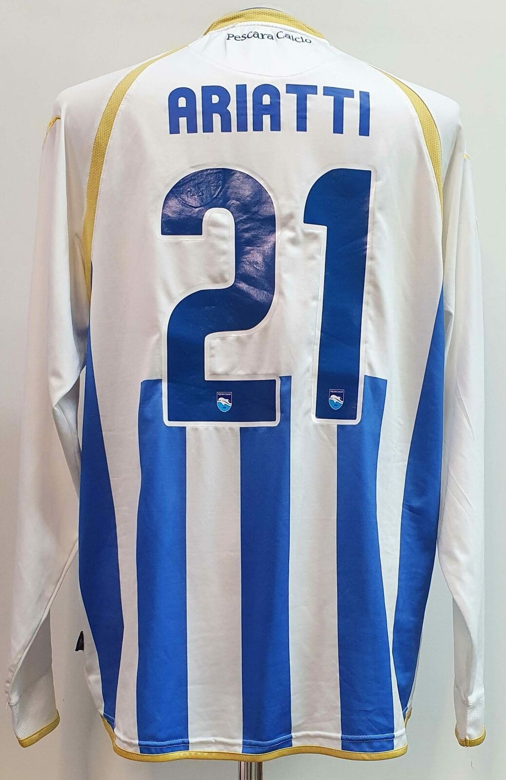 Pescara Calcio 2010-11 Home Kit