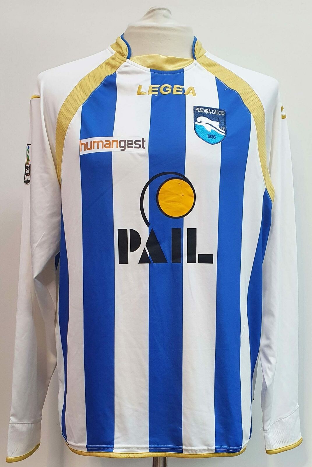 Pescara Calcio 2010-11 Home Kit