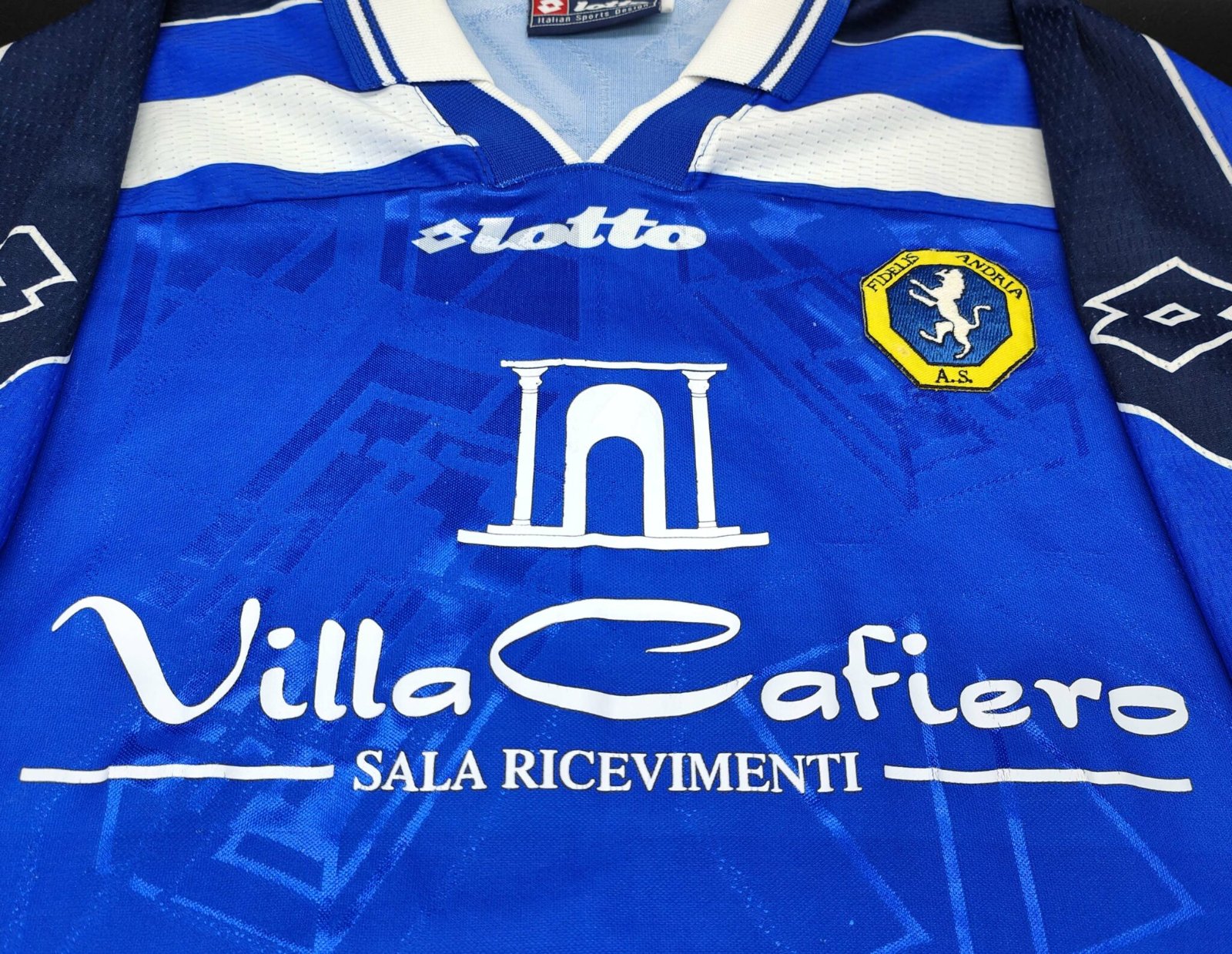 Fidelis Andria 2000-01 Home Kit