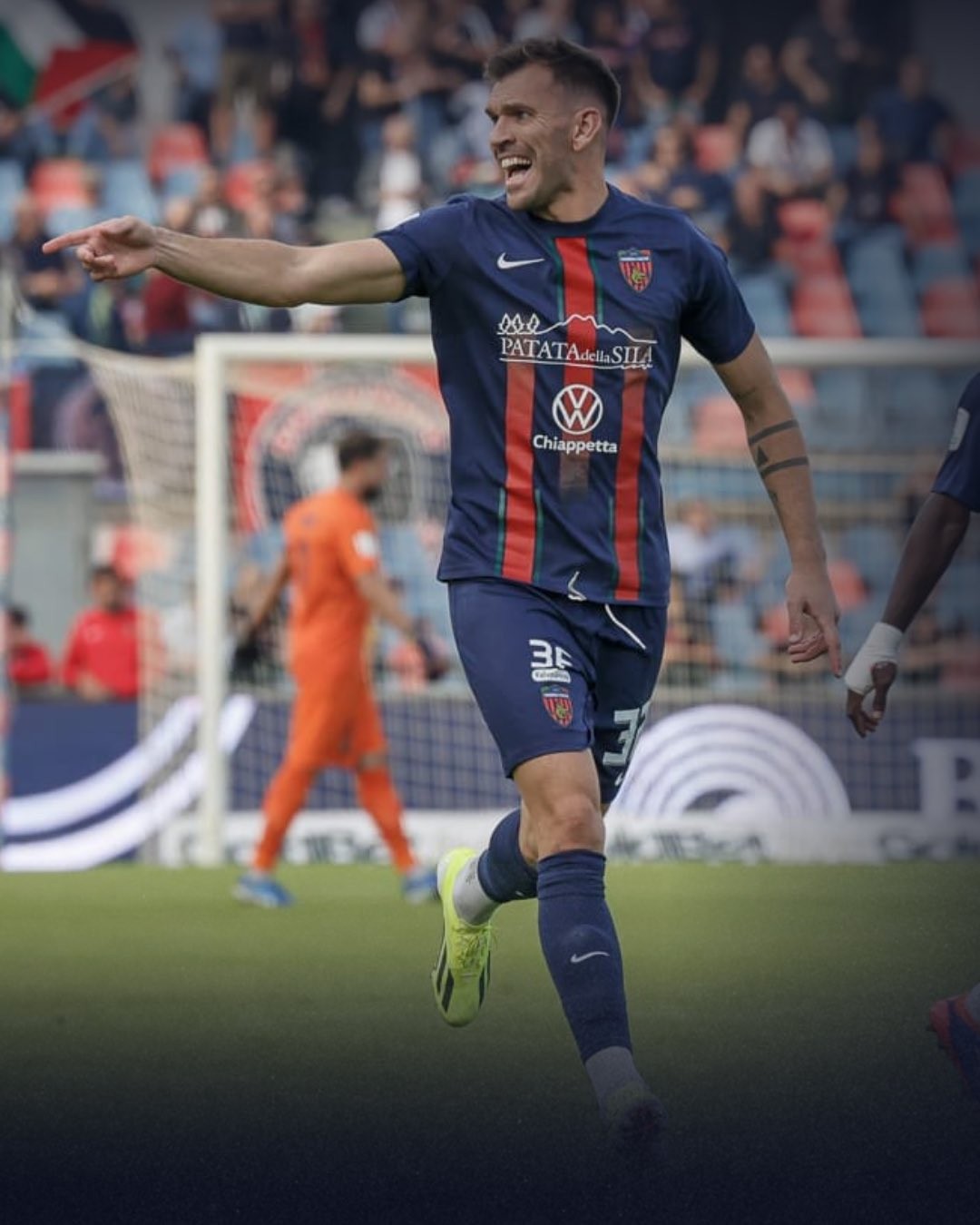 Cosenza 2024-25 Home Kit