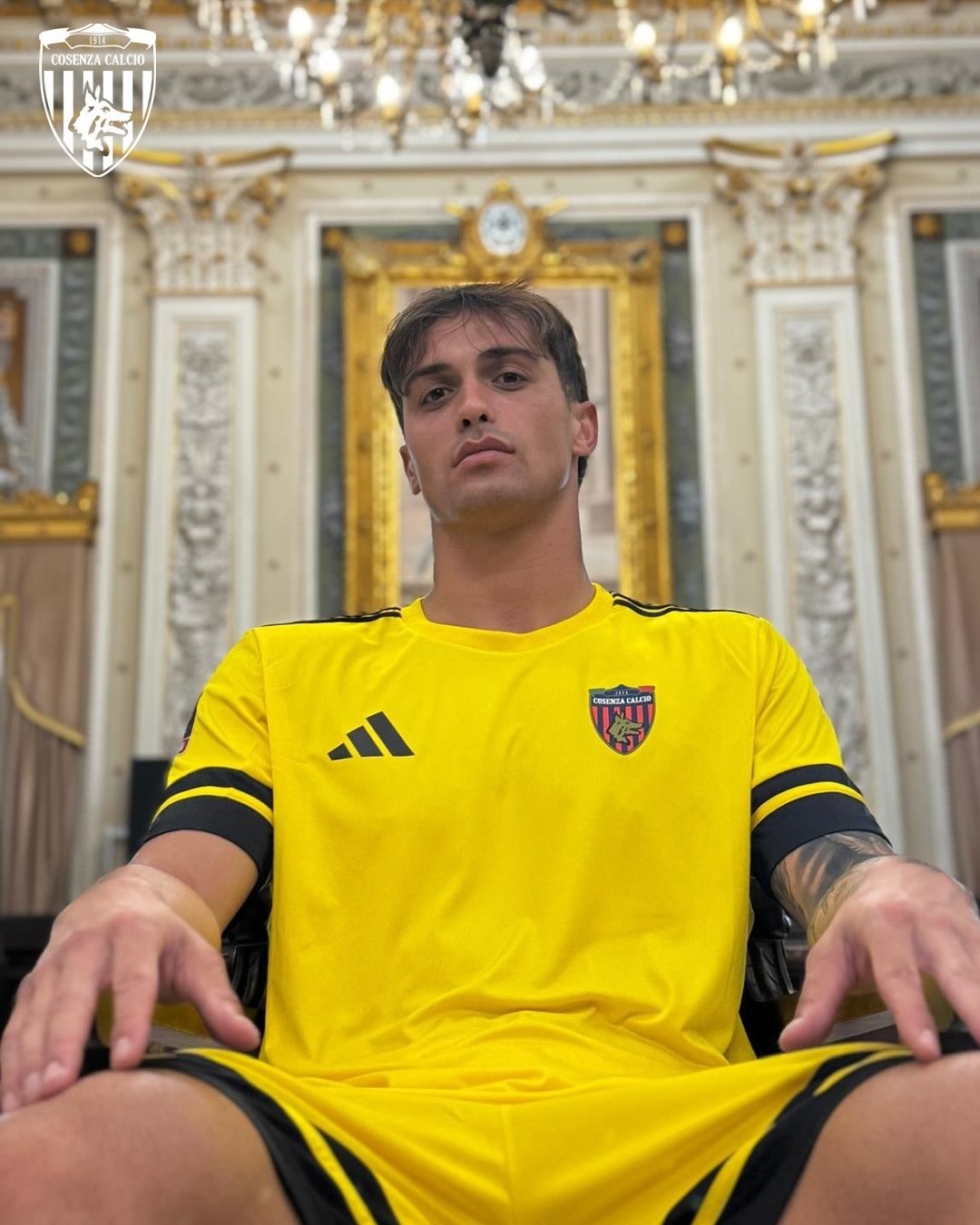 Cosenza 2025-26 GK 2 Kit