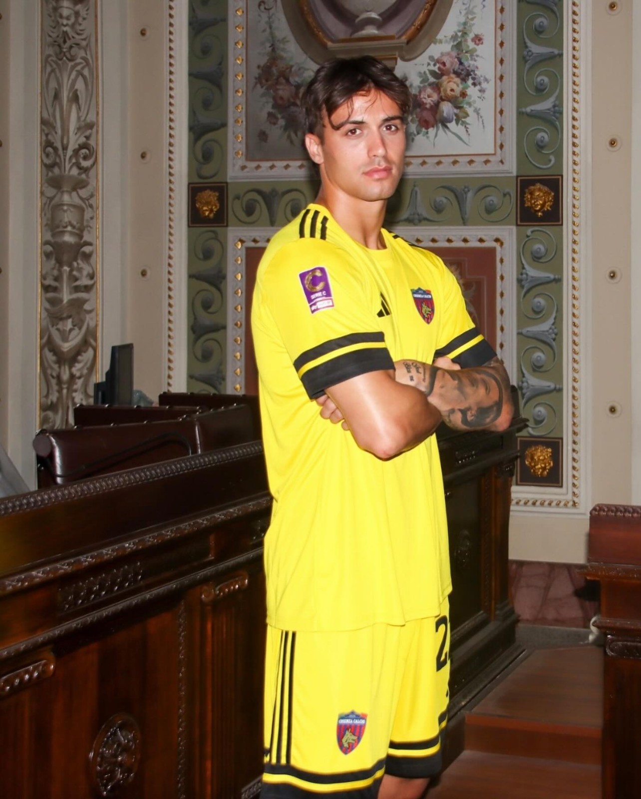 Cosenza 2025-26 GK 2 Kit