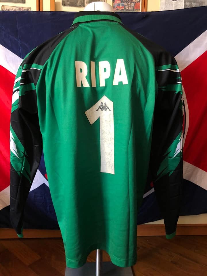 Cosenza 1999-00 GK 1 Kit