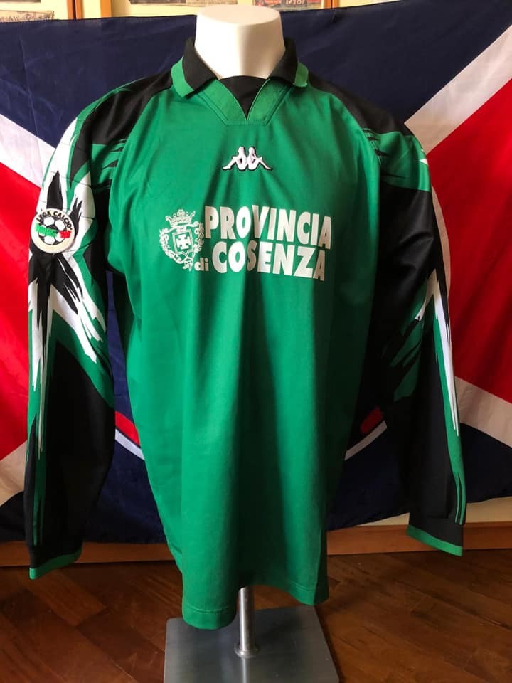 Cosenza 1999-00 GK 1 Kit