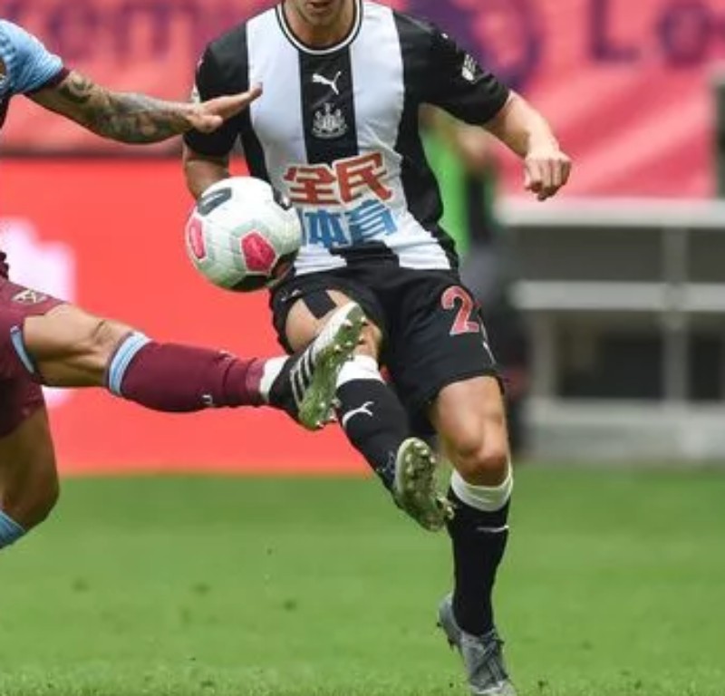 Newcastle United 2019-20 Home V2 Kit