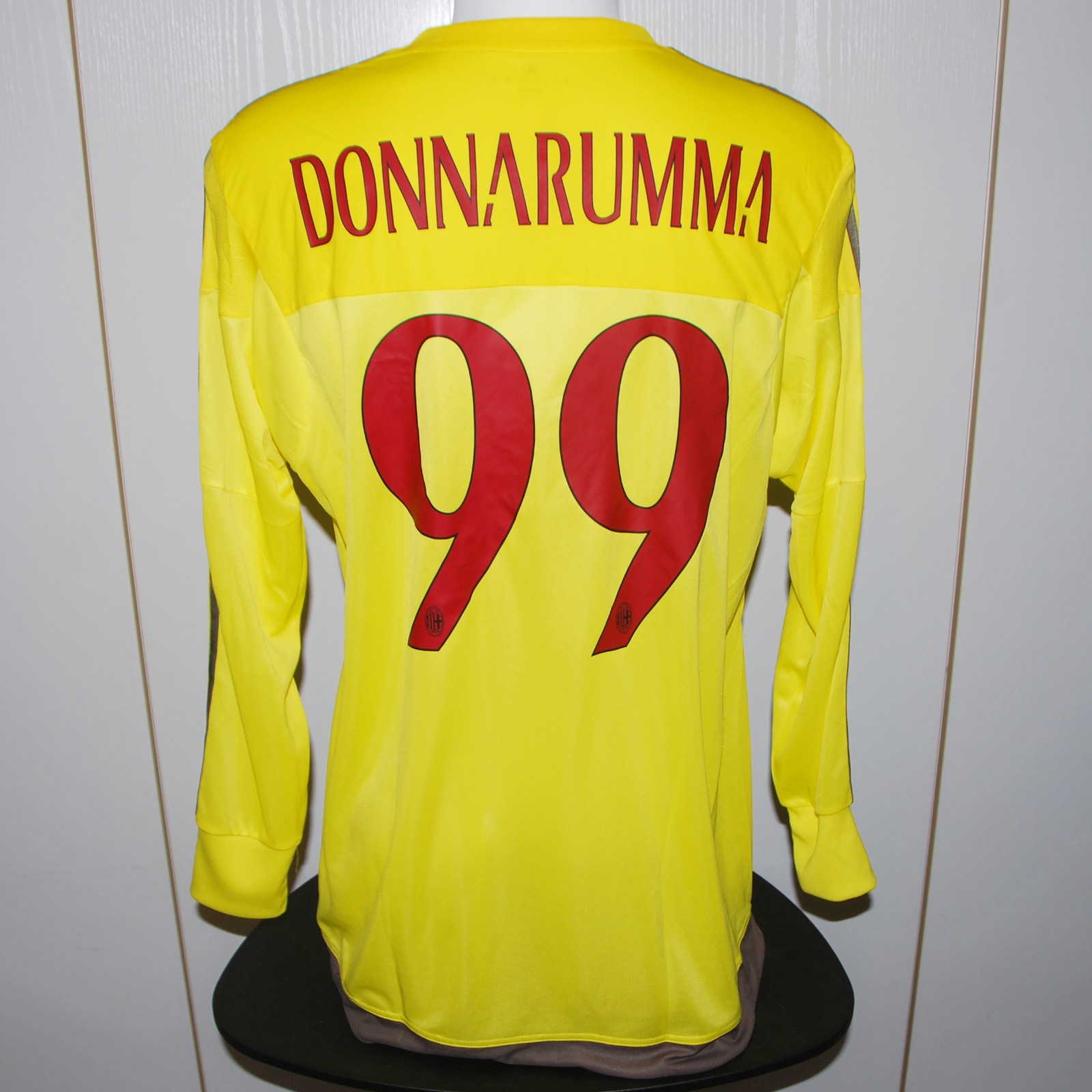 AC Milan 2015-16 GK Away Kit