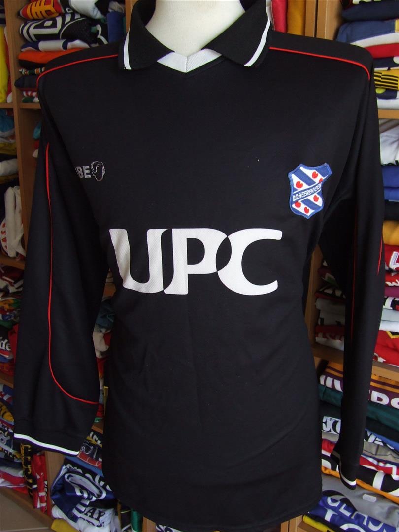 sc Heerenveen 2000-01 GK 1 Kit