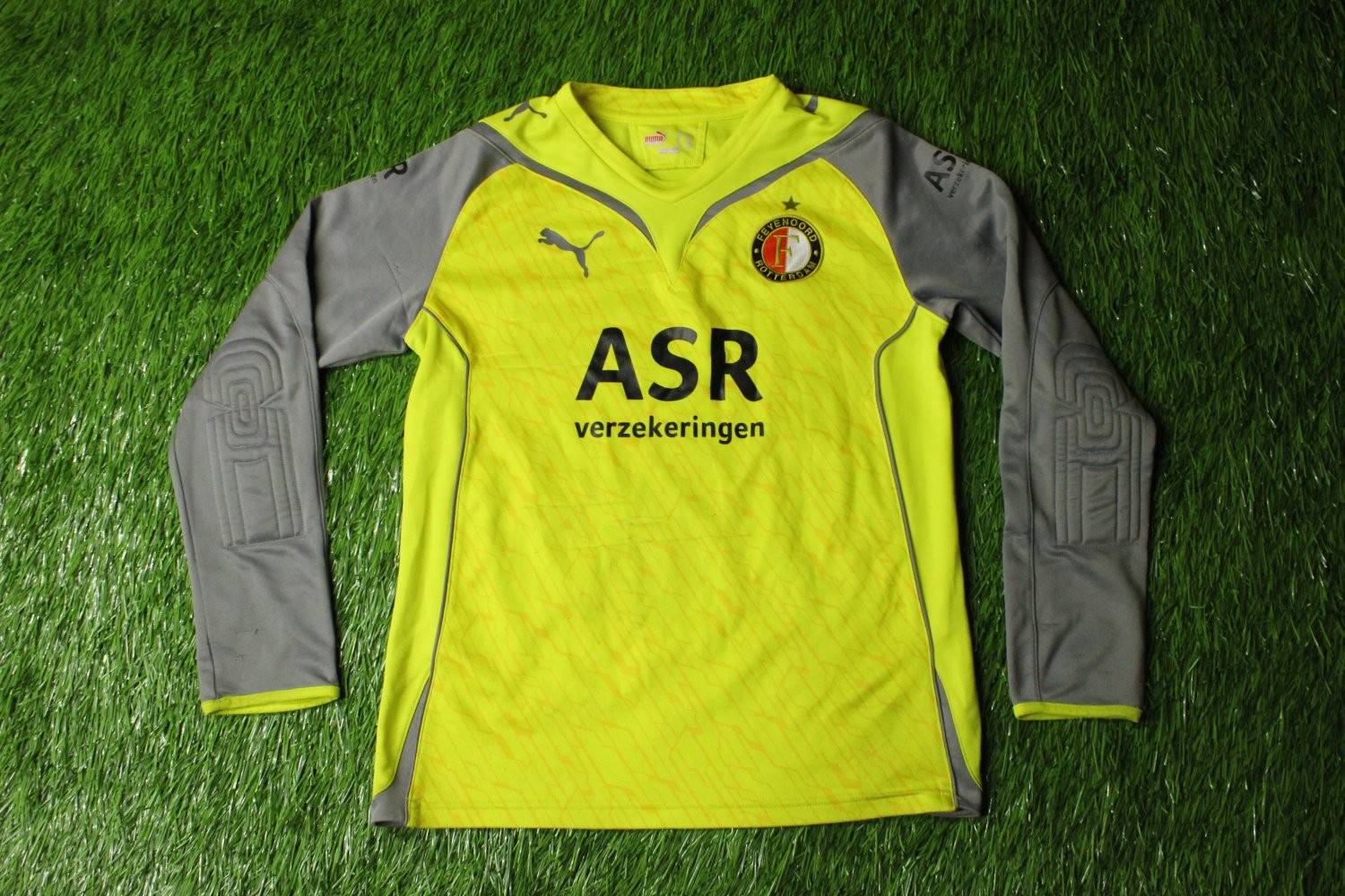 Feyenoord 2009-10 GK 1 Kit