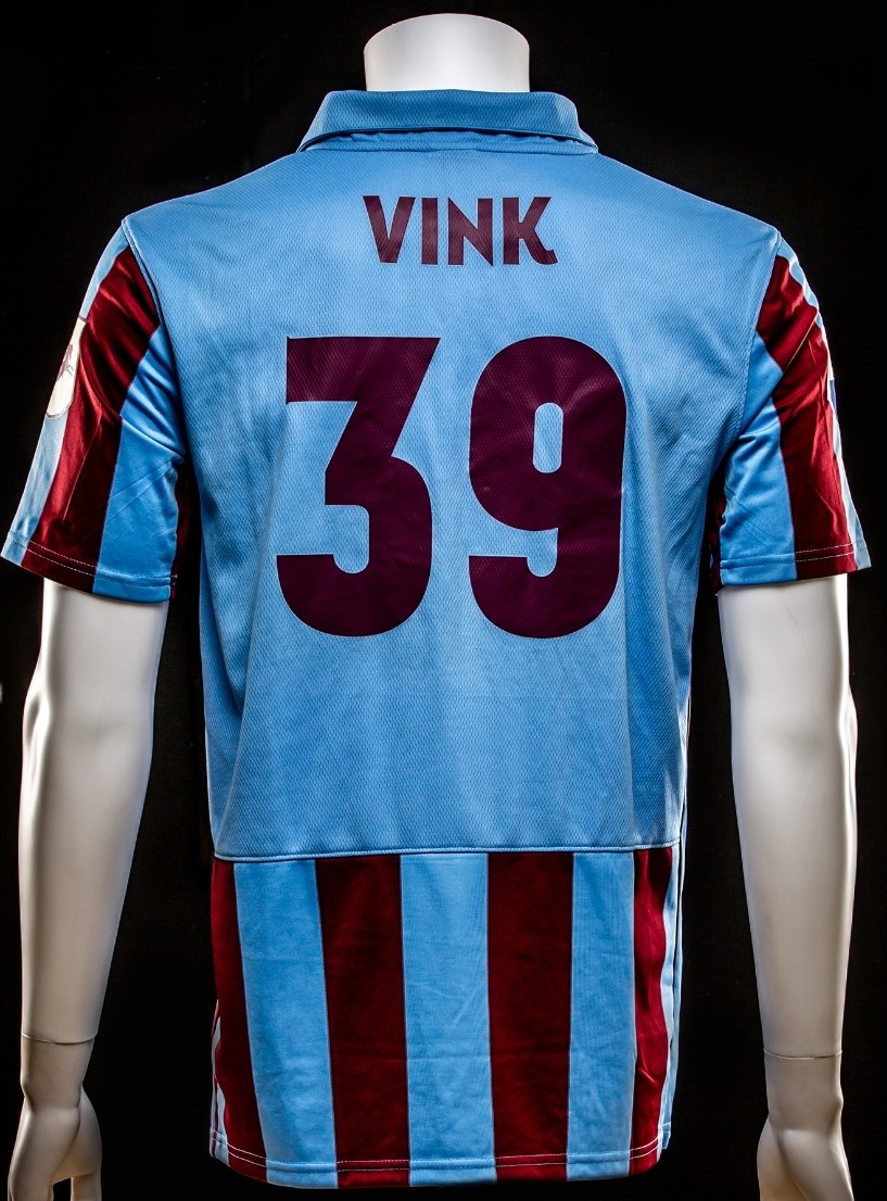 Vitesse 2013-14 Third Kit